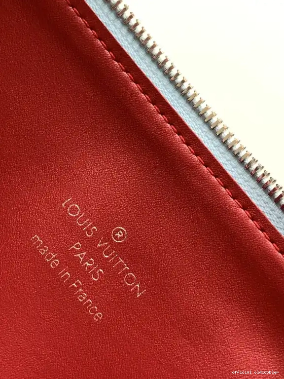 Official oldcobbler VUITTON PM-26*20*12cm COUSSIN LOUIS 0626